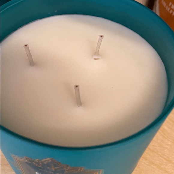 White Barn Teal Bergamot Waters Candle - Picture 2 of 3